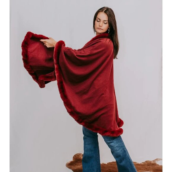 NWT Ruby Red Faux Fur Trim Poncho - Picture 8 of 9